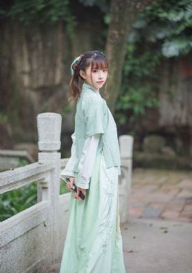 年轻的嫂子免费看